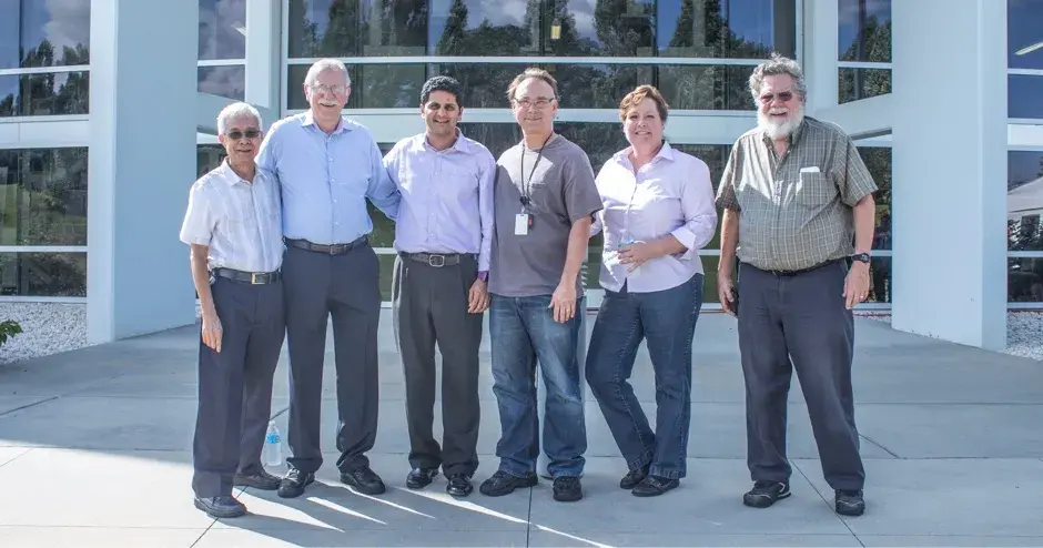 3D Systems が Chuck Hull により共同設立され、世界で最初の 3D プリンティング企業となりました