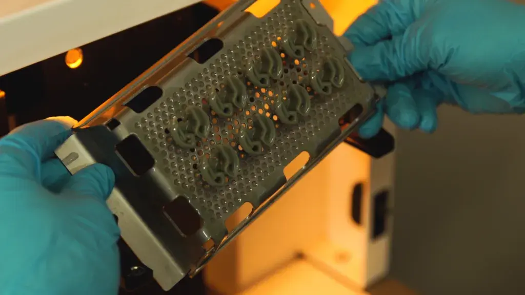 Rapid Application Group 社のプラットフォーム上の Figure 4 パーツ