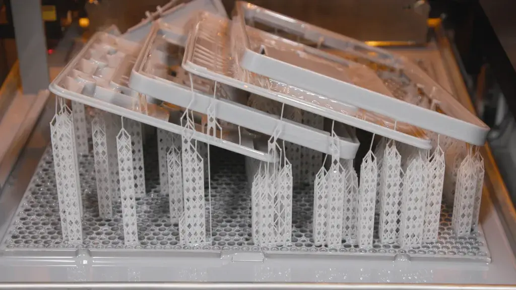 VAULT 社の Accura Xtreme を使用したネスト式 SLA