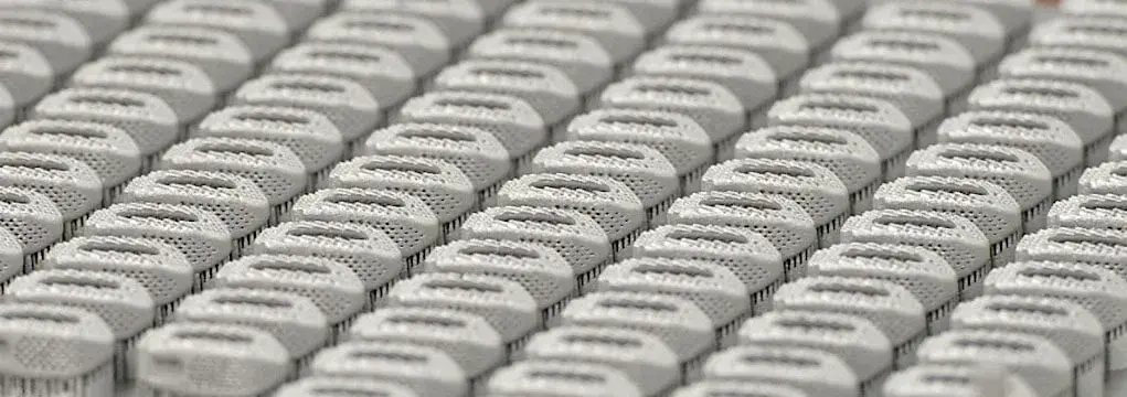 rms での金属 3D 脊髄インプラントの生産ビルド