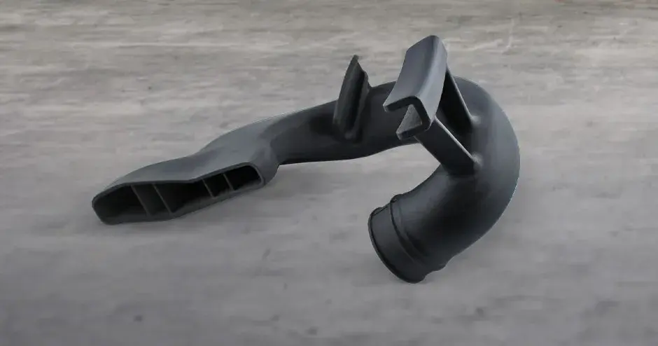 SLS 3D プリンティングと DuraForm EX Black で作成されたブレーキ冷却ユニット