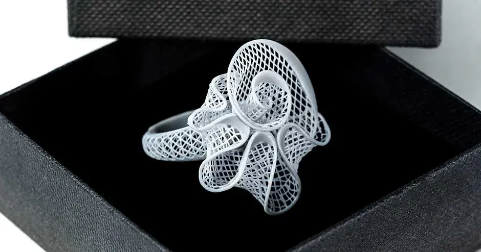 Figure 4 JEWEL MASTER GRY を使用したダイヤモンドフュージョンデザインの指輪