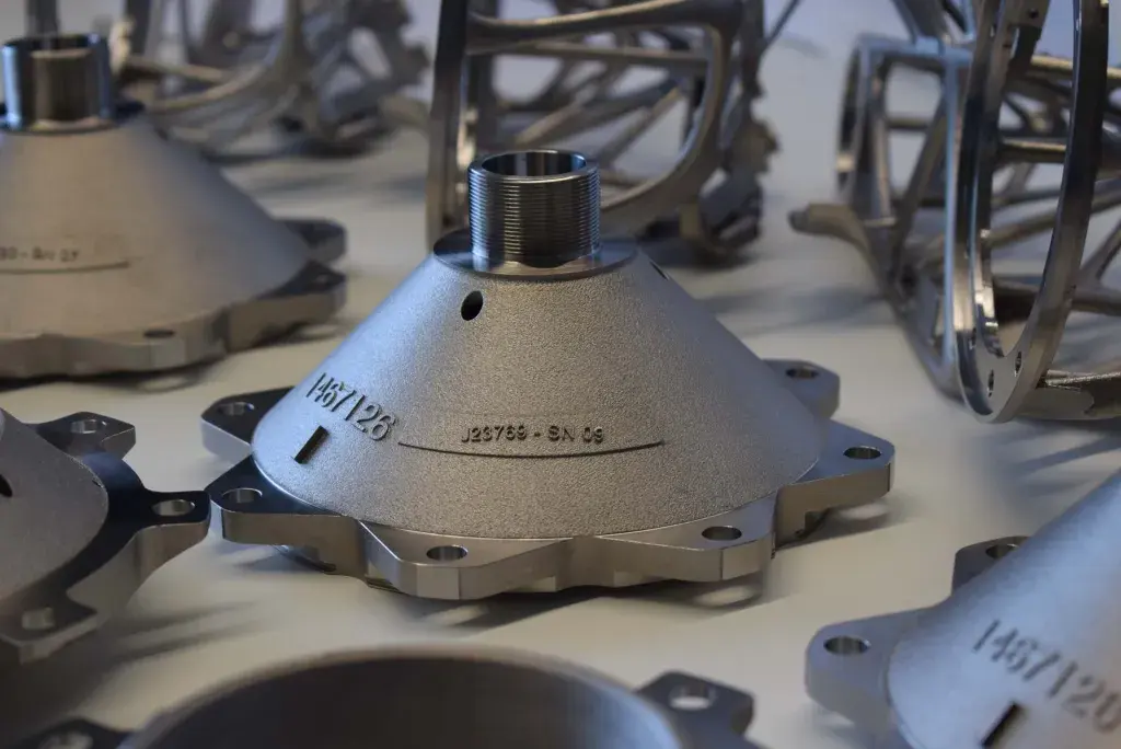 Thales Alenia Space 社の ETHM の部品の拡大写真