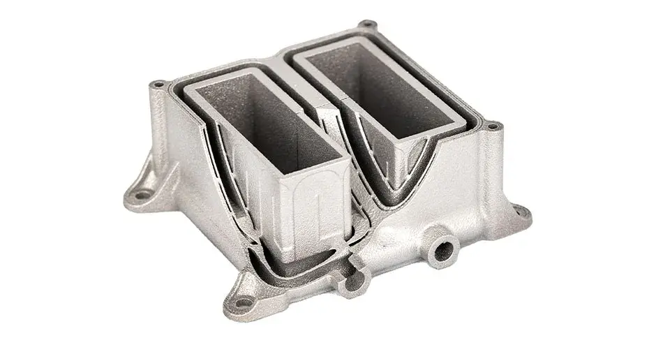 流体を備えた半導体クーラー (断面あり)