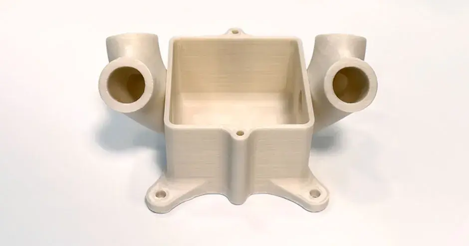 Titan 社の PP 部品