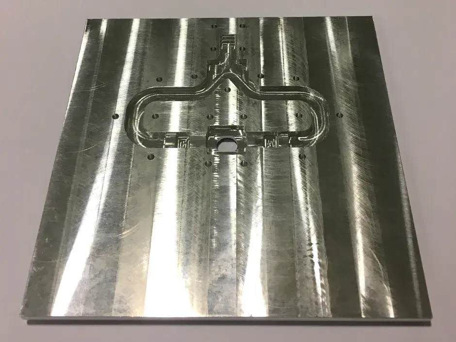 半導体 RF 導波管ベースプレート