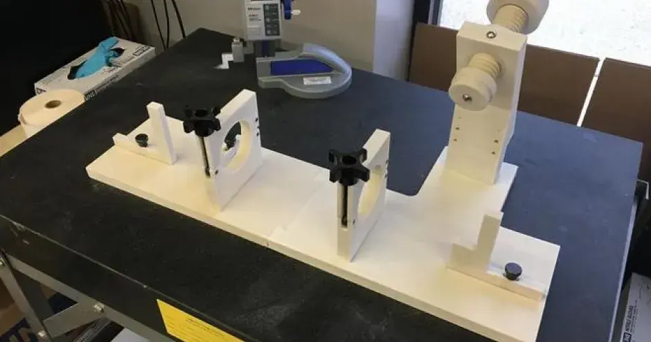 SLS でプリントされた TIG 溶接用固定具