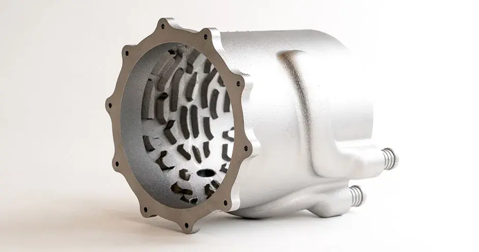 モータースポーツの金属エネルギーおよび流体管理のサムネイル