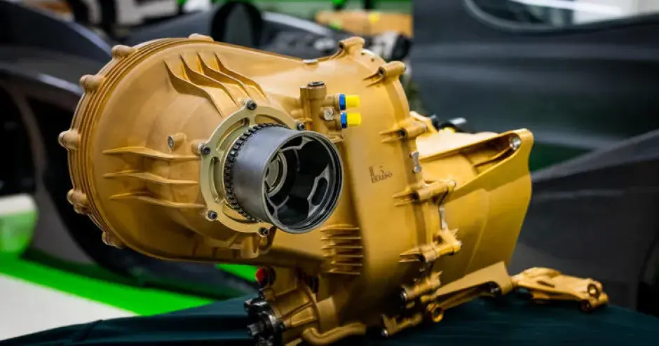 チタンで 3D プリントされた Rodin Cars FZERO のギアボックス