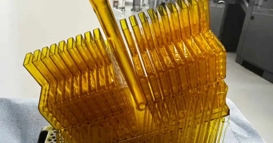 BWT Alpine F1 Team によって Figure 4 プリンタで 36 のバッチでプリントされたユニバーサルガスケット 3D のモールド。